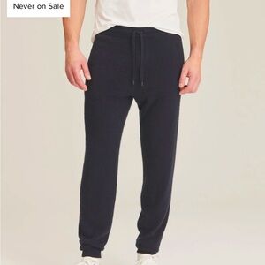 Men’s Naadam Cashmere Joggers size Medium in Navy